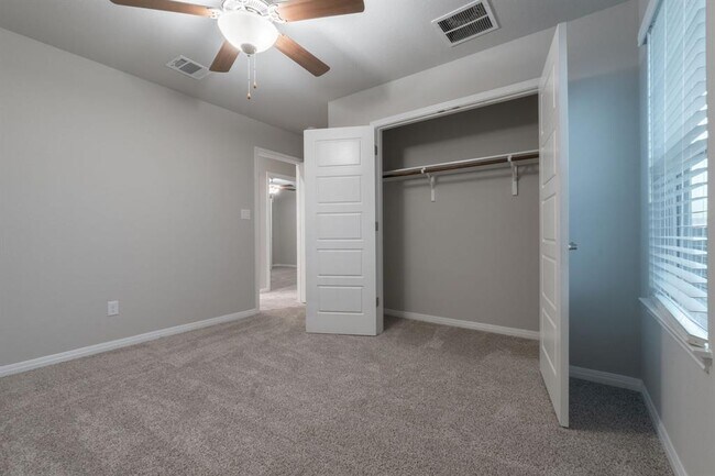 Building Photo - 2838 Dell Hollow Dr