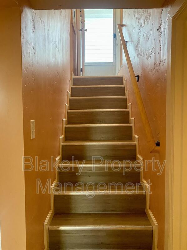 Building Photo - 116 Fern St