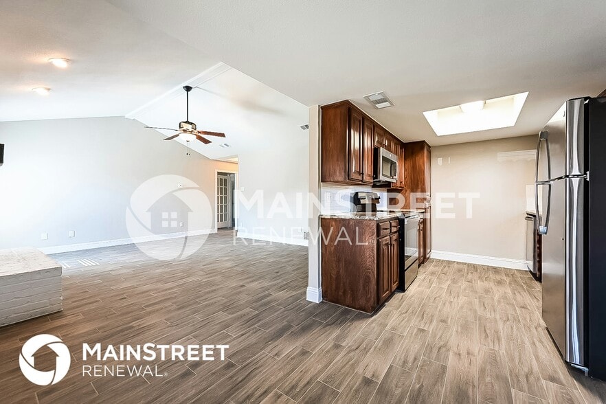 Building Photo - 524 E Lark Ct