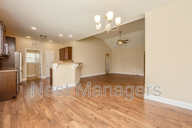 Building Photo - 620 Stonebriar Ave