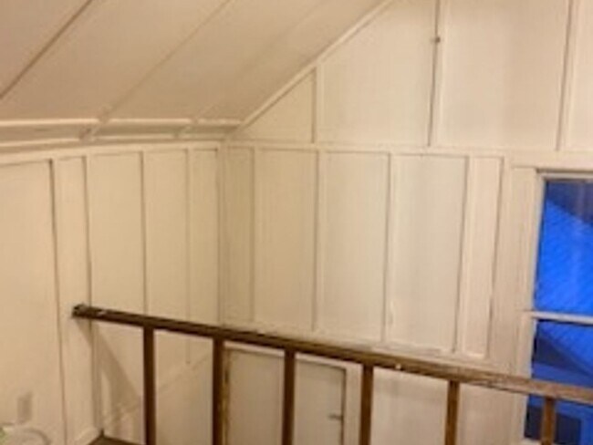 Building Photo - 162 S High St