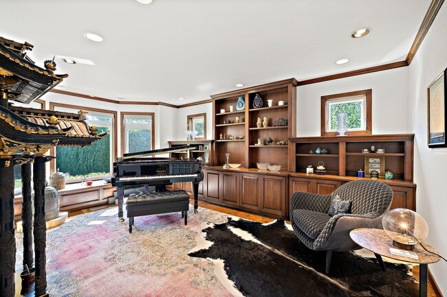 Building Photo - 4Bd/4.5Ba Medina House