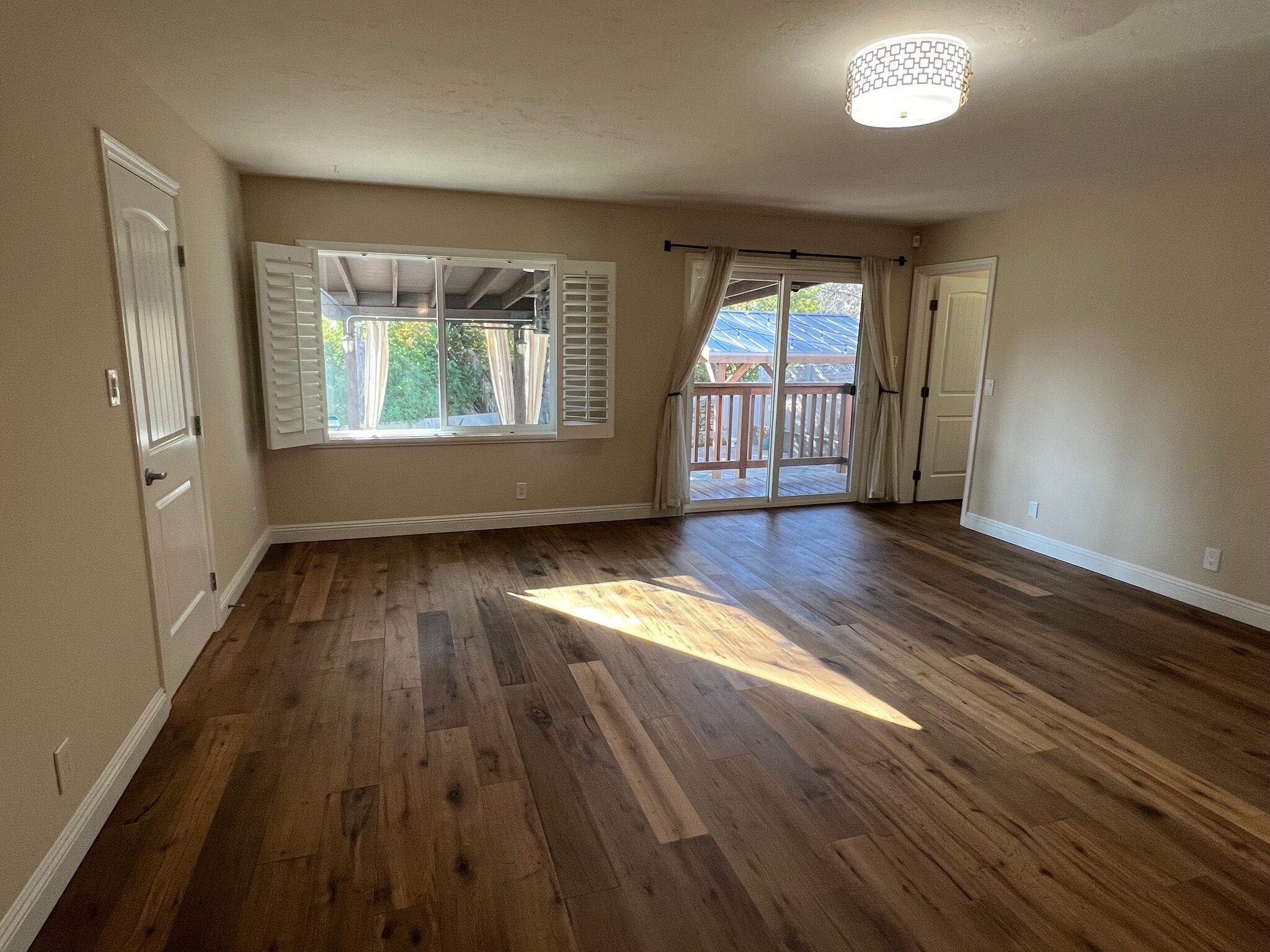 Building Photo - 4228 Calavo Dr