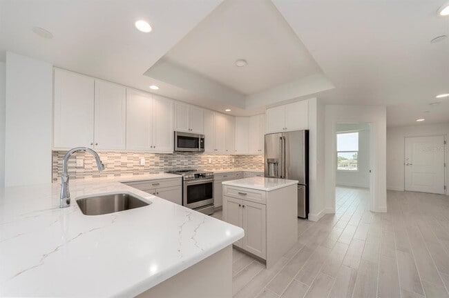 Building Photo - 125 Island Way