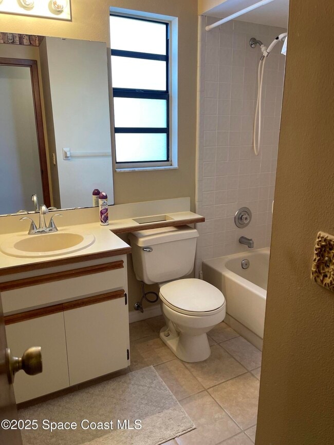 Building Photo - 1547 Clover Cir