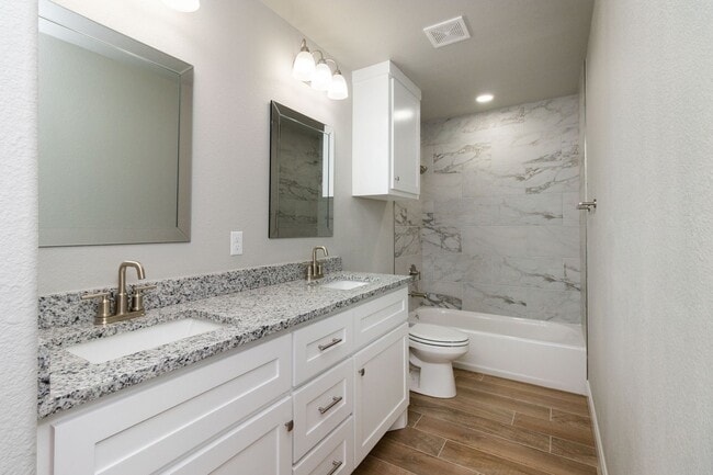 Building Photo - 2700 Tampa Bay Ave