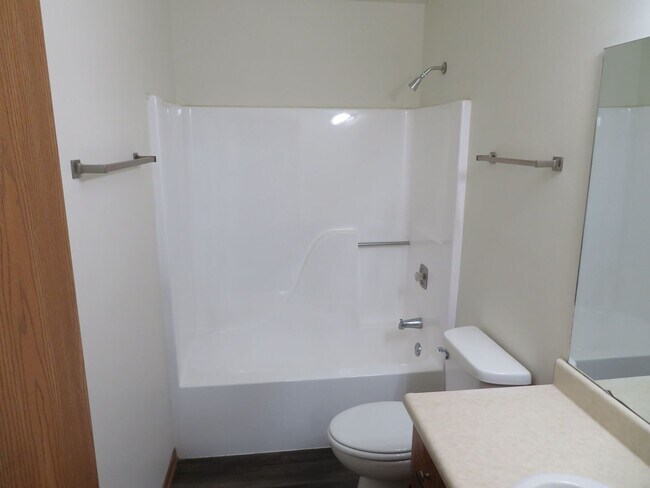 Building Photo - Harry Roethle Briarwood Duplex