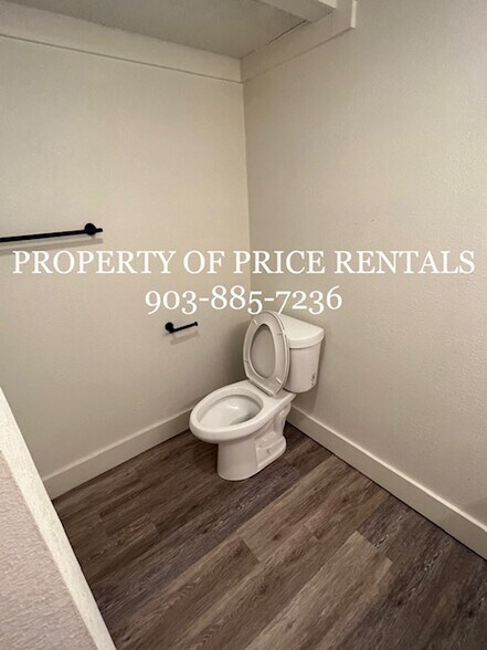 Master bath - 625 League St S