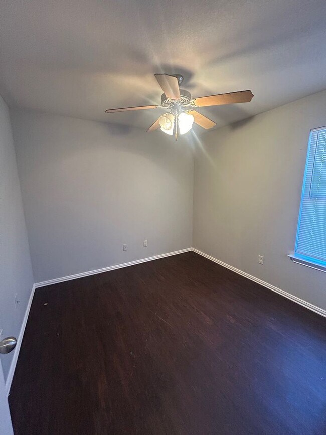 Building Photo - 108-110 Prosperity