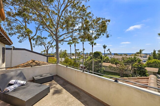 Building Photo - 1609 S Ola Vista