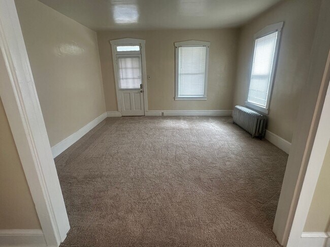 Building Photo - 226 E High St