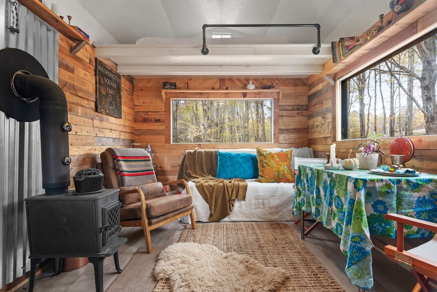 Building Photo - 385 Mountain Brook Rd