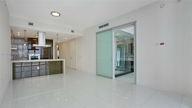 Building Photo - 1100 Biscayne Blvd