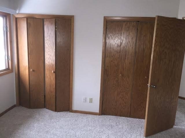 Building Photo - 4 Bedroom 3 Bath home available in Rockford