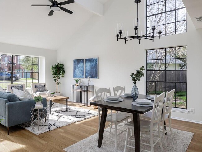 Building Photo - 1805 White Oak Cove