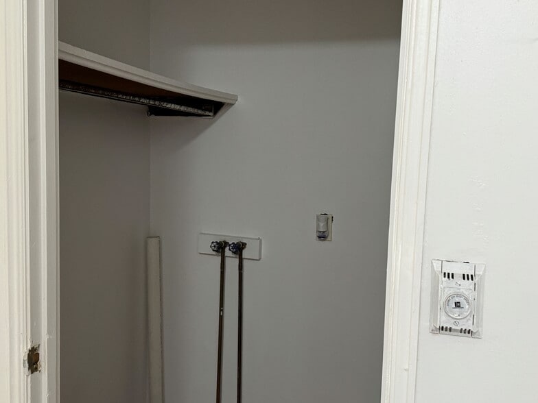 Building Photo - 1617 Somerset Shire Dr