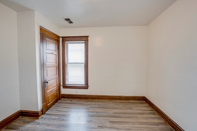 Building Photo - 706 McDonough St