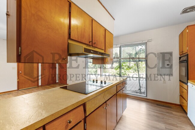 Building Photo - 2532 N Amidon Ave