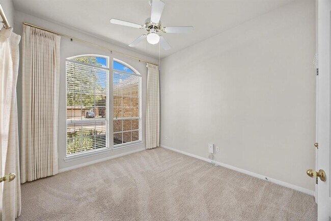 Building Photo - 10133 Cassandra Dr