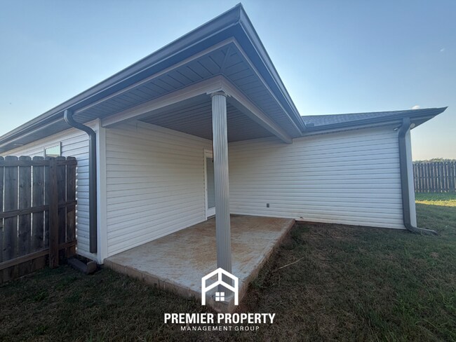 Building Photo - Beautiful 4BR/2BA Tuscaloosa Home | 1,497 Sq Ft, Covered Back Patio & 2-Car Garage