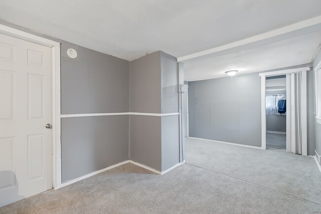 Building Photo - Turnkey Northside Duplex – Fully Renovated...
