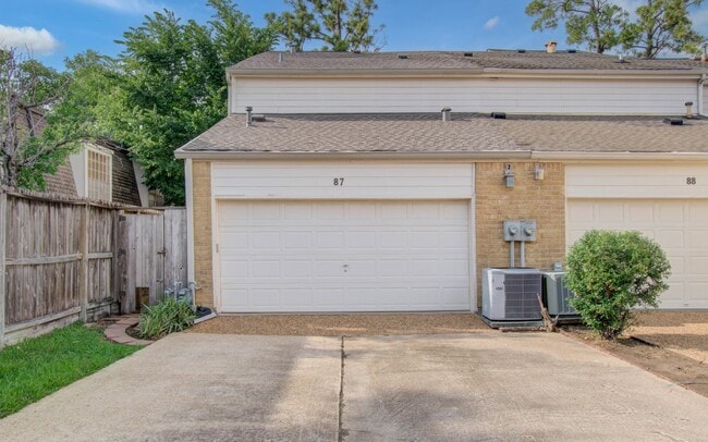 Building Photo - 12625 Memorial Dr