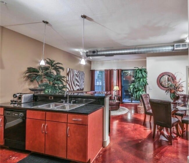 Building Photo - 1901 Post Oak Blvd