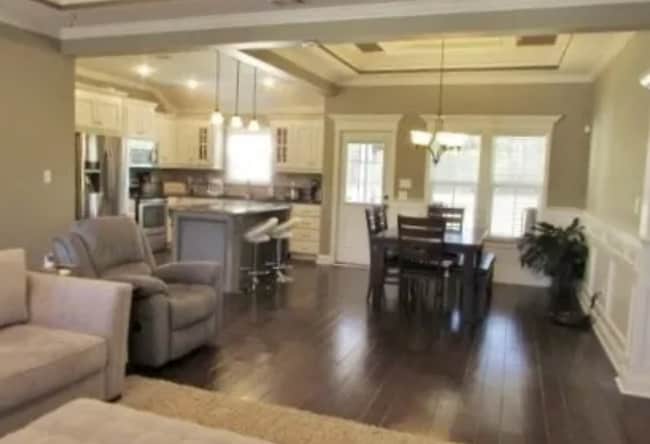 Building Photo - Spacious 4-Bedroom Home with Modern Upgrad...