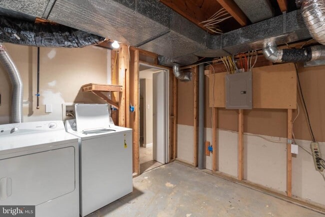 Building Photo - 5513 5th St S