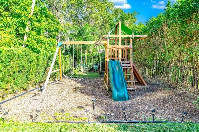 Building Photo - 6020 Walnut Hill Dr