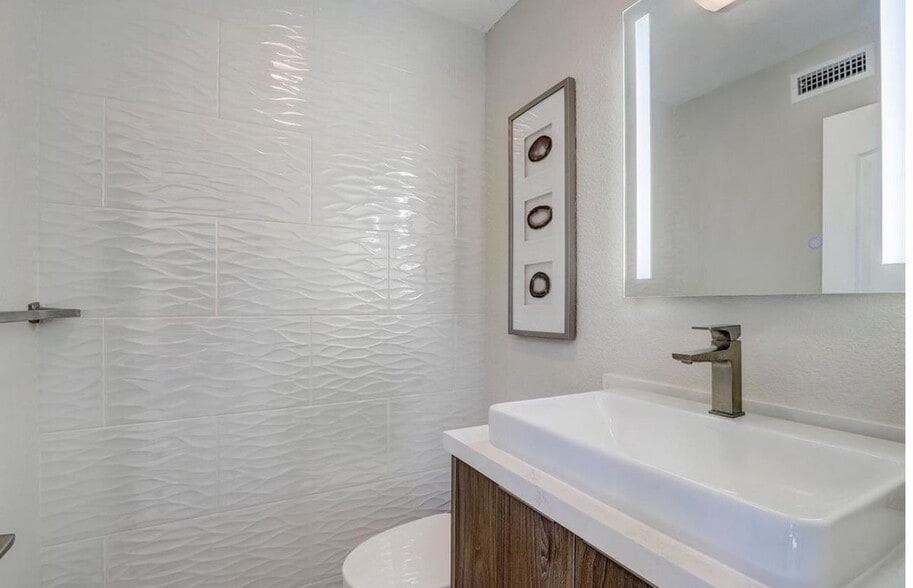 Building Photo - 3646 Torrey Vw Ct