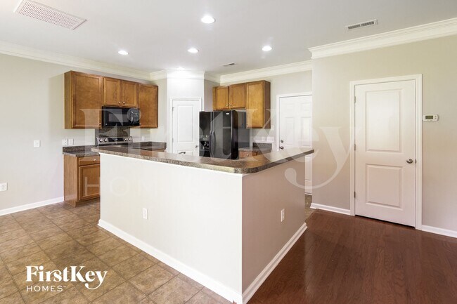 Building Photo - 137 Marinella Dr