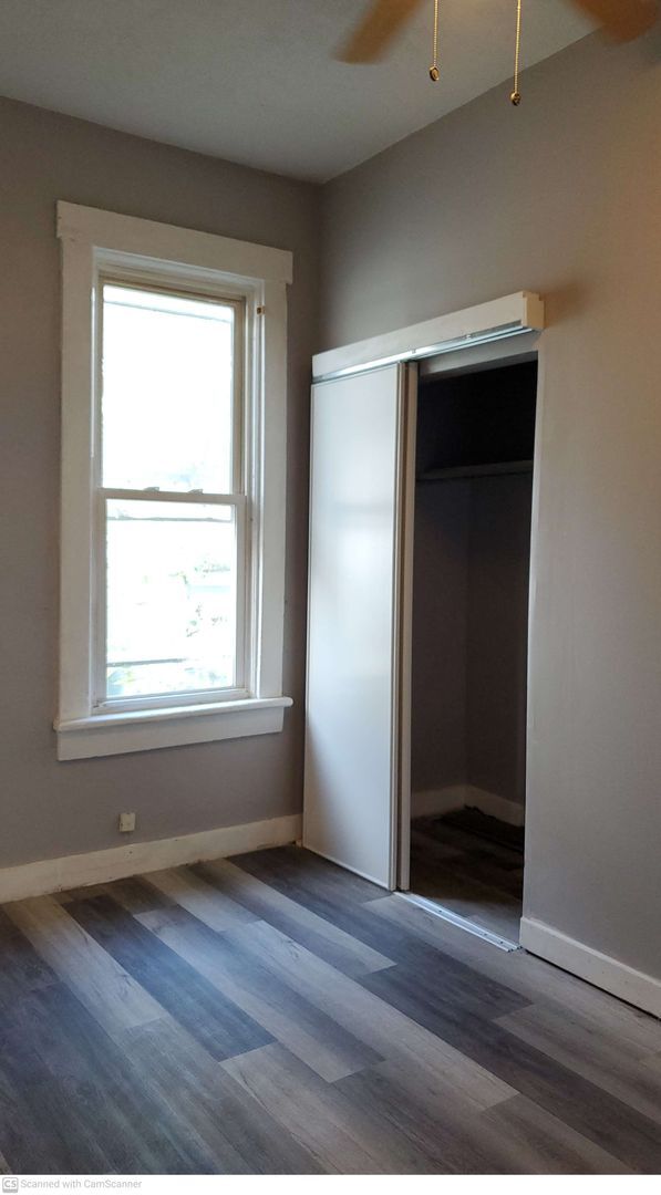 Building Photo - Great 3 bed 2 bath close to everything; more space than you think!