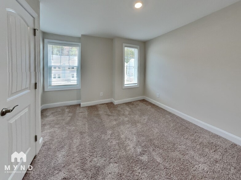 Building Photo - 6933 Woodland Stream Pl