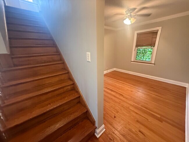 Building Photo - 9510 Campbell Ave
