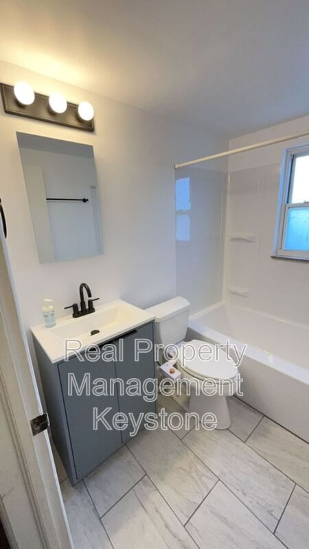 Building Photo - 5114 Caste Dr