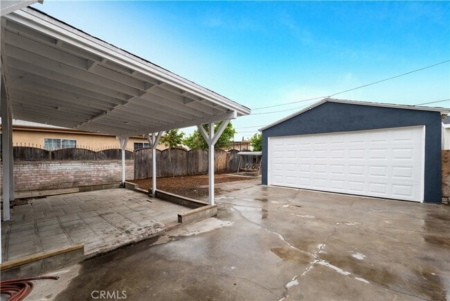 Building Photo - 7841 Beck Ave