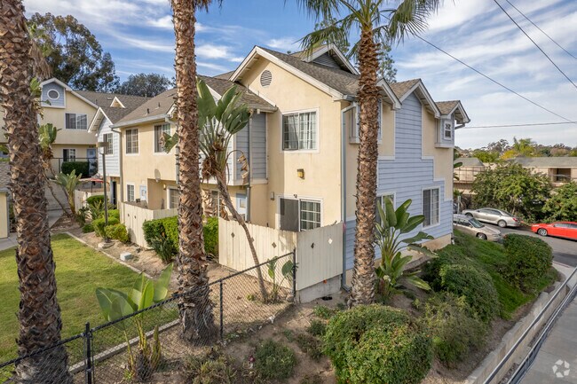 Building Photo - 7281-7289 Saranac St