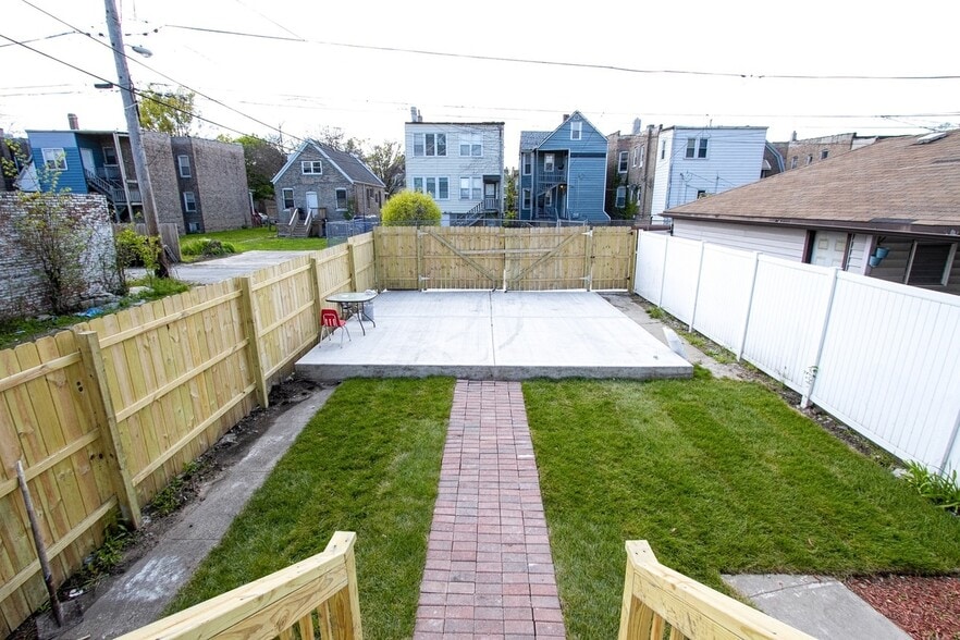 Backyard - 7132 S Ellis Ave