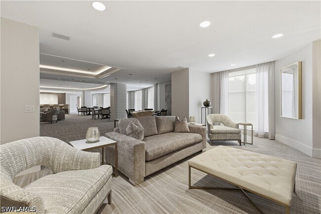 Building Photo - 8665 Bay Colony Dr