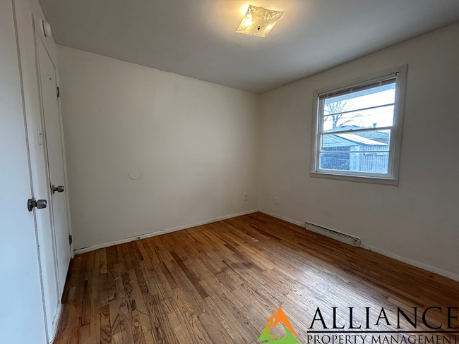 Building Photo - Cute 3 bedroom home!