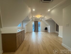 Building Photo - 12 Sewall Ave