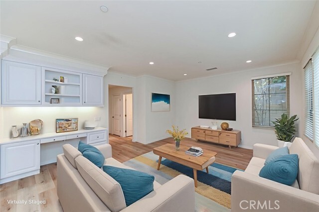 Building Photo - 60 Brindisi