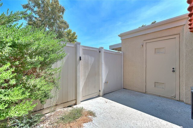Building Photo - 35974 Lindera Ct