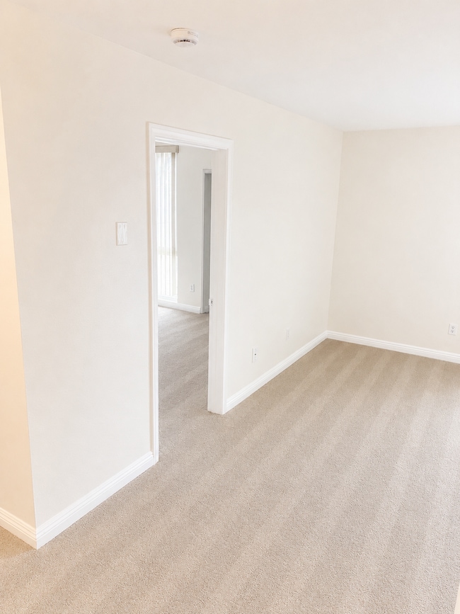 Building Photo - 4860 Rolando Ct