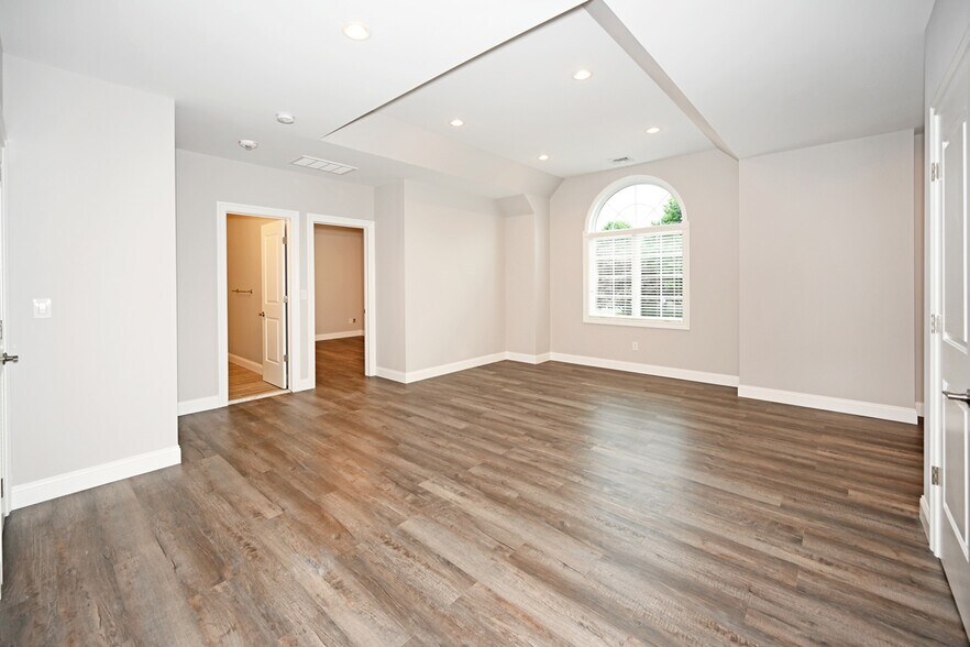 Building Photo - 184 Godwin Ave