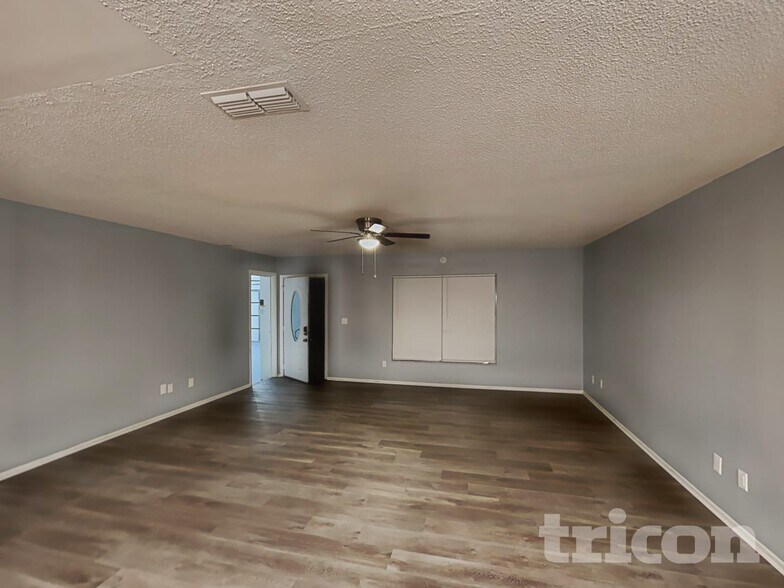 Building Photo - 1913 Hudson Ct