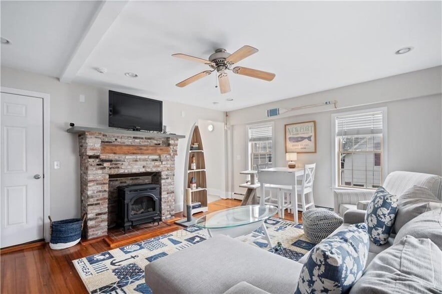 Building Photo - 22 Stockholm St