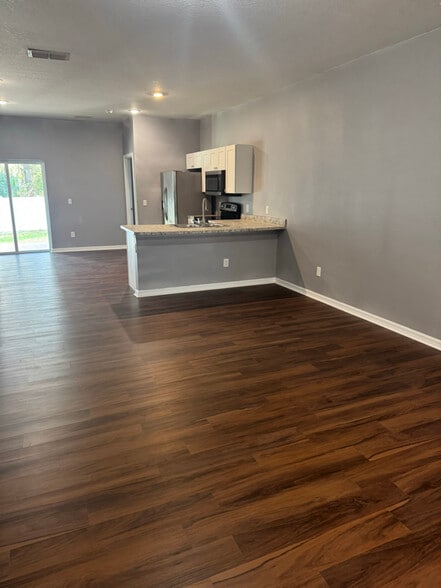 Building Photo - 1999 Marshall St