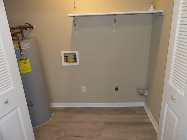 Building Photo - 115 Potomac Ct